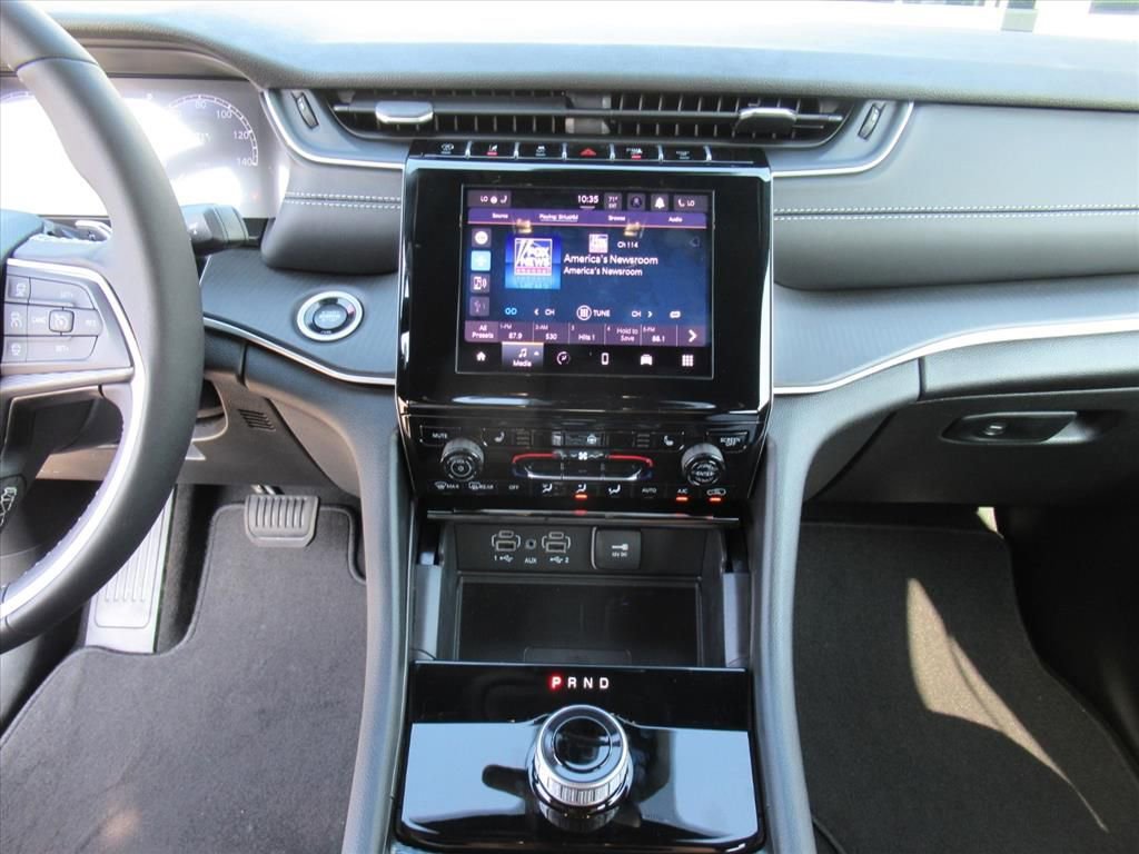 New 2025 Jeep Grand Cherokee L Laredo w/ Luxury Tech Group I image 20