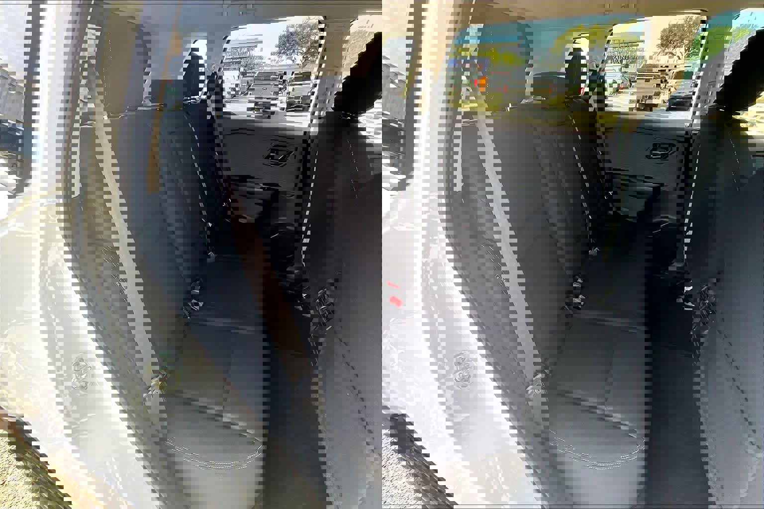 Used 2023 Nissan Rogue S image 20