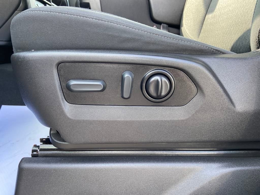 Used 2022 Chevrolet Silverado 1500 LT image 12