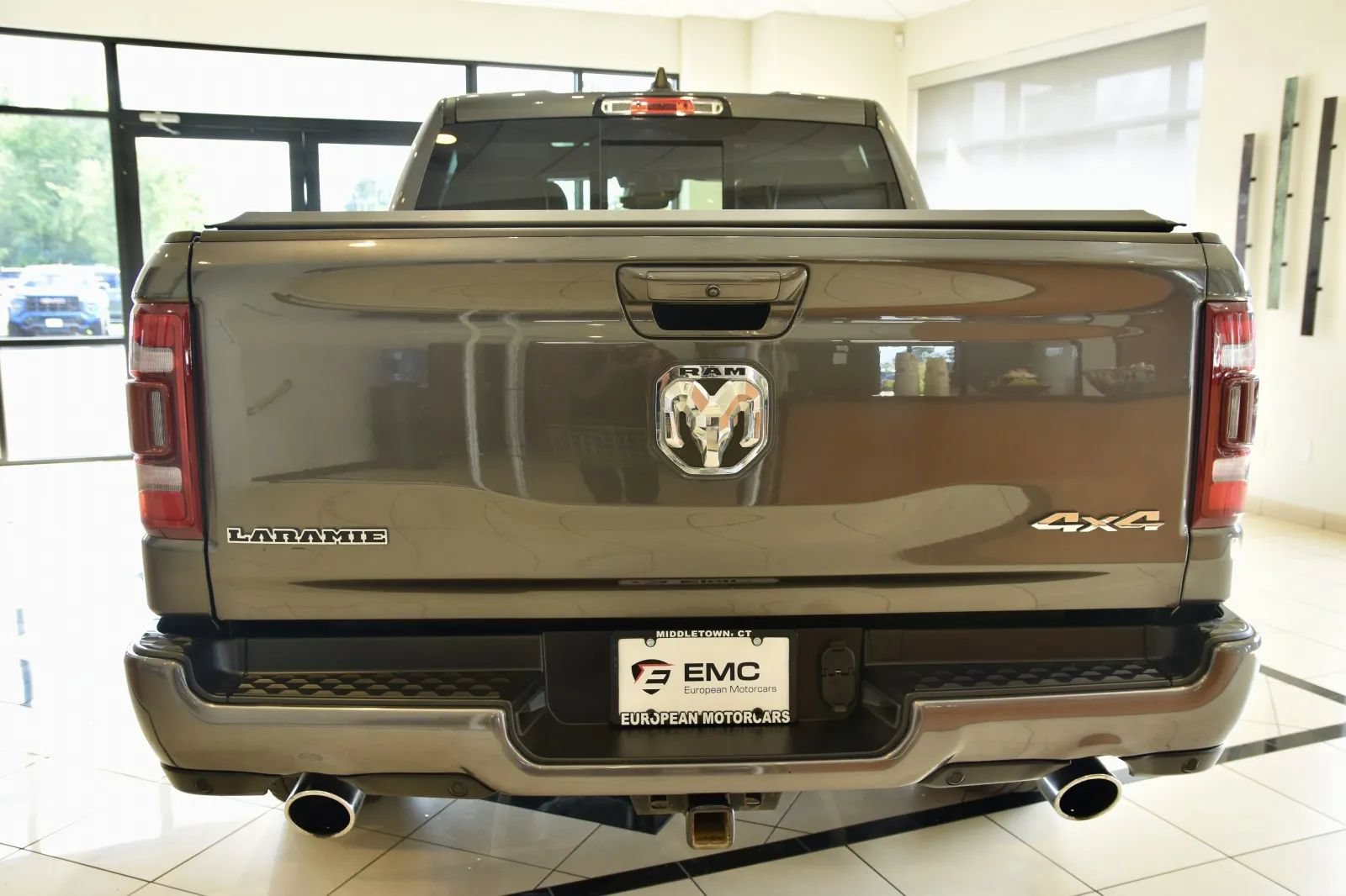 Used 2023 RAM 1500 Laramie AWD/4WD image 5