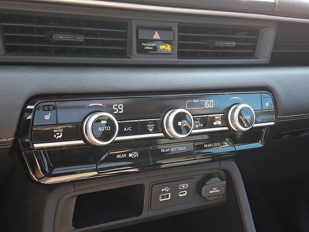 Used 2024 Honda Pilot Touring image 16
