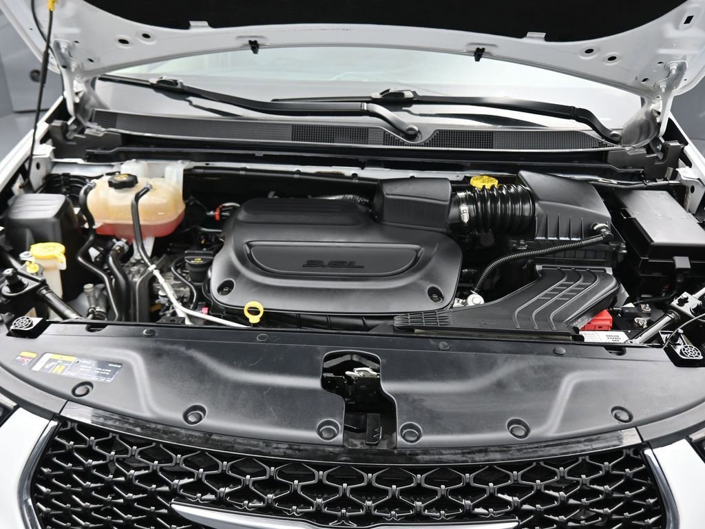 Used 2022 Chrysler Pacifica Touring-L image 70