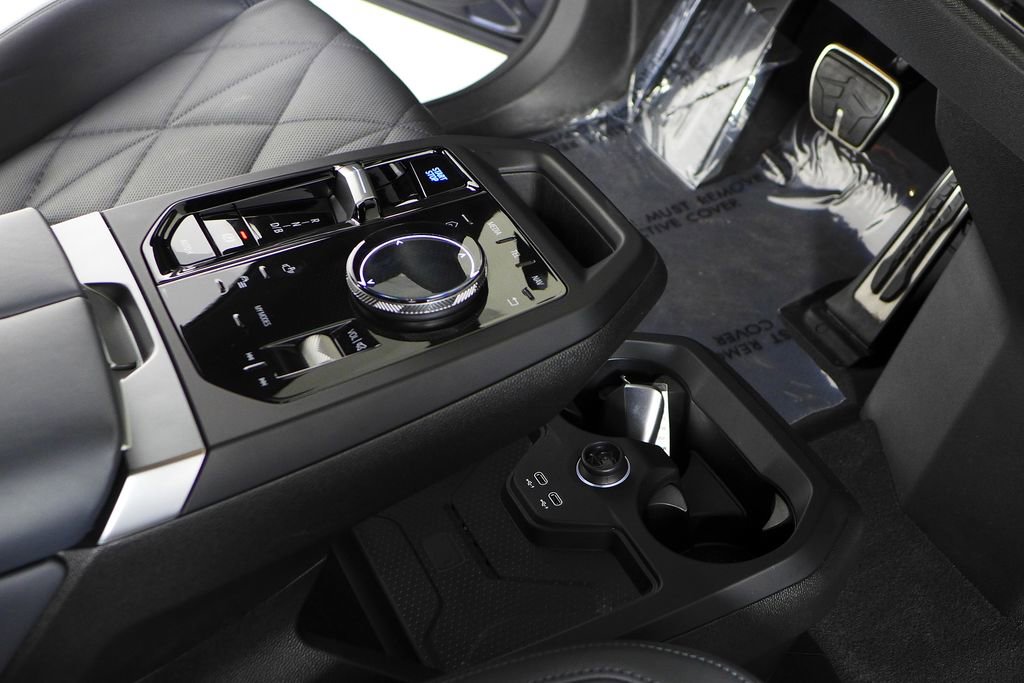 Used 2026 BMW iX xDrive45 w/ M Sport Package image 13