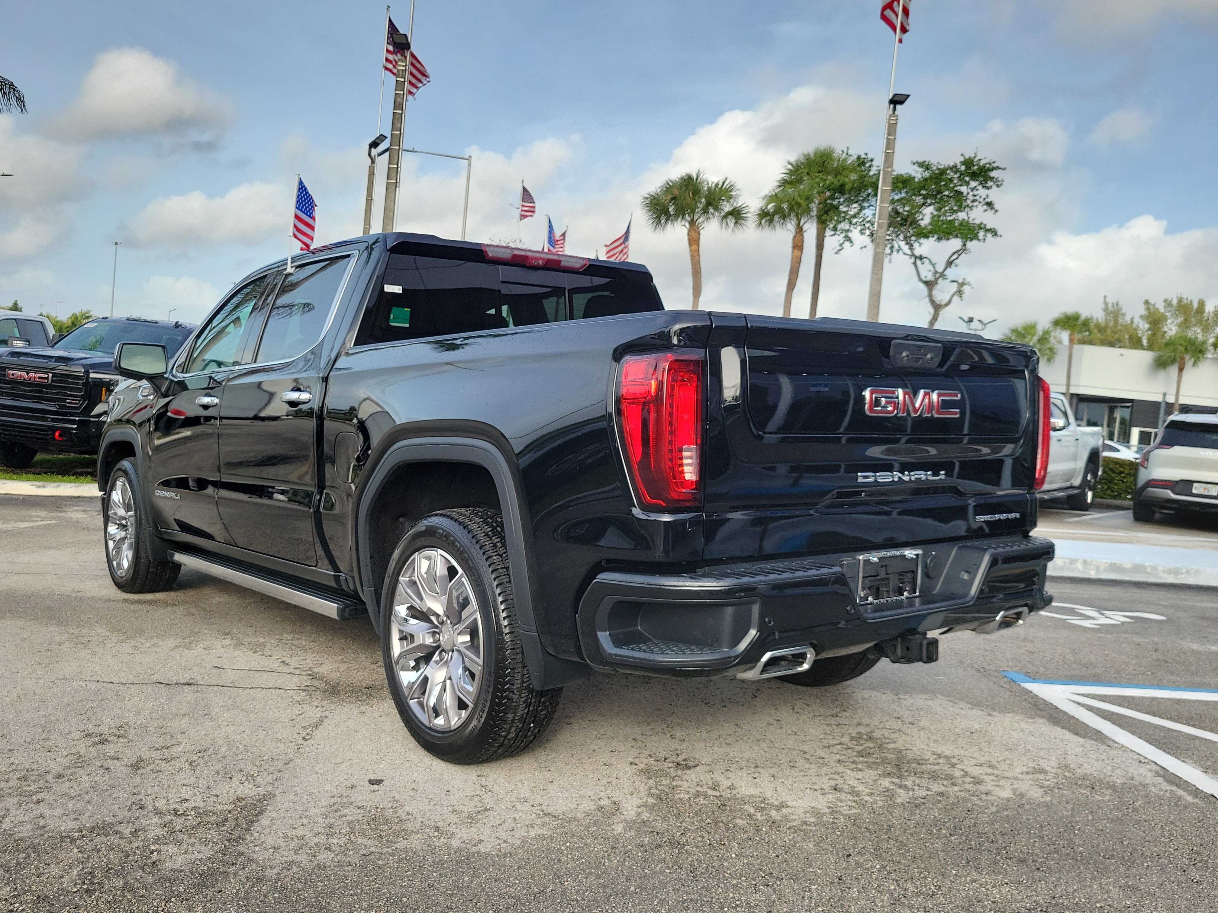 Used 2023 GMC Sierra 1500 Denali w/ Denali Reserve Package image 7