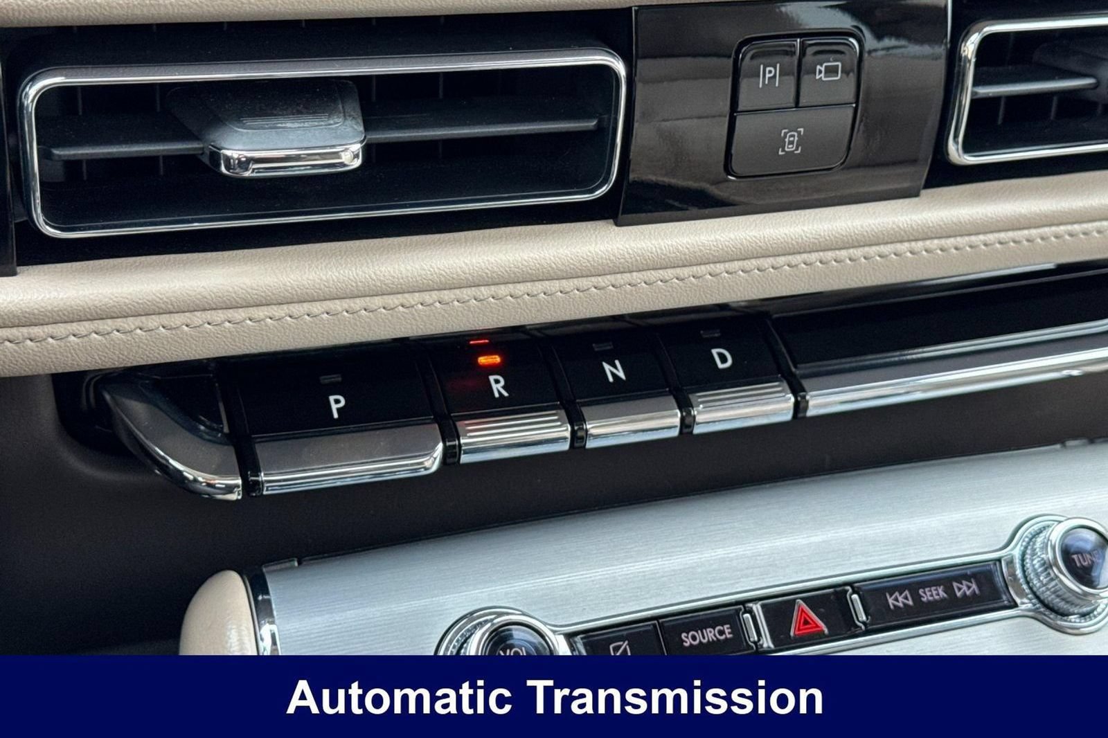 Used 2023 Lincoln Aviator 2WD w/ Premium Package image 30