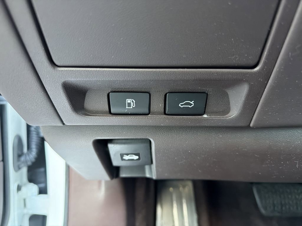 Used 2018 Lexus LS 500 w/ Accessory Package (Z2) image 37