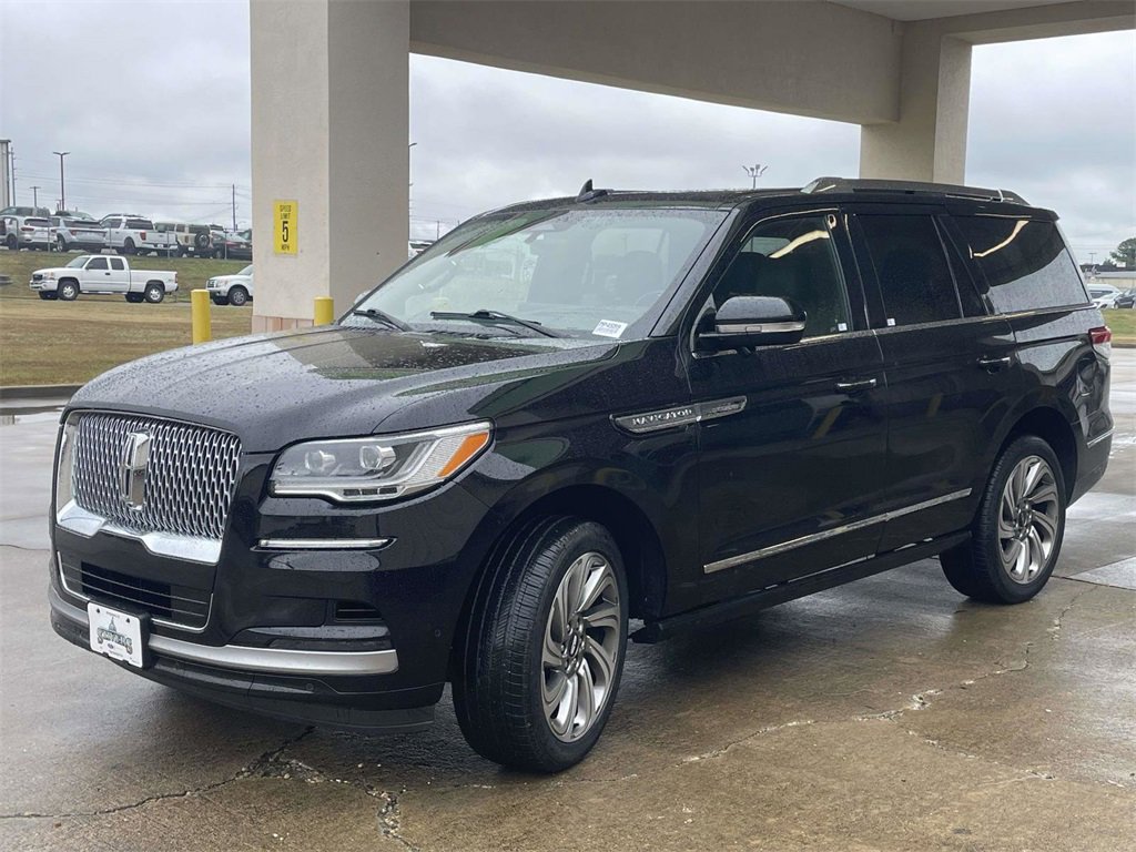 Used 2023 Lincoln Navigator Reserve image 7