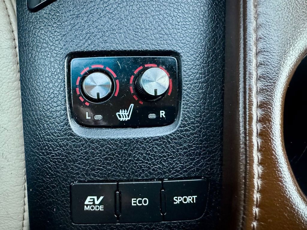 Used 2016 Toyota Avalon XLE Plus image 28