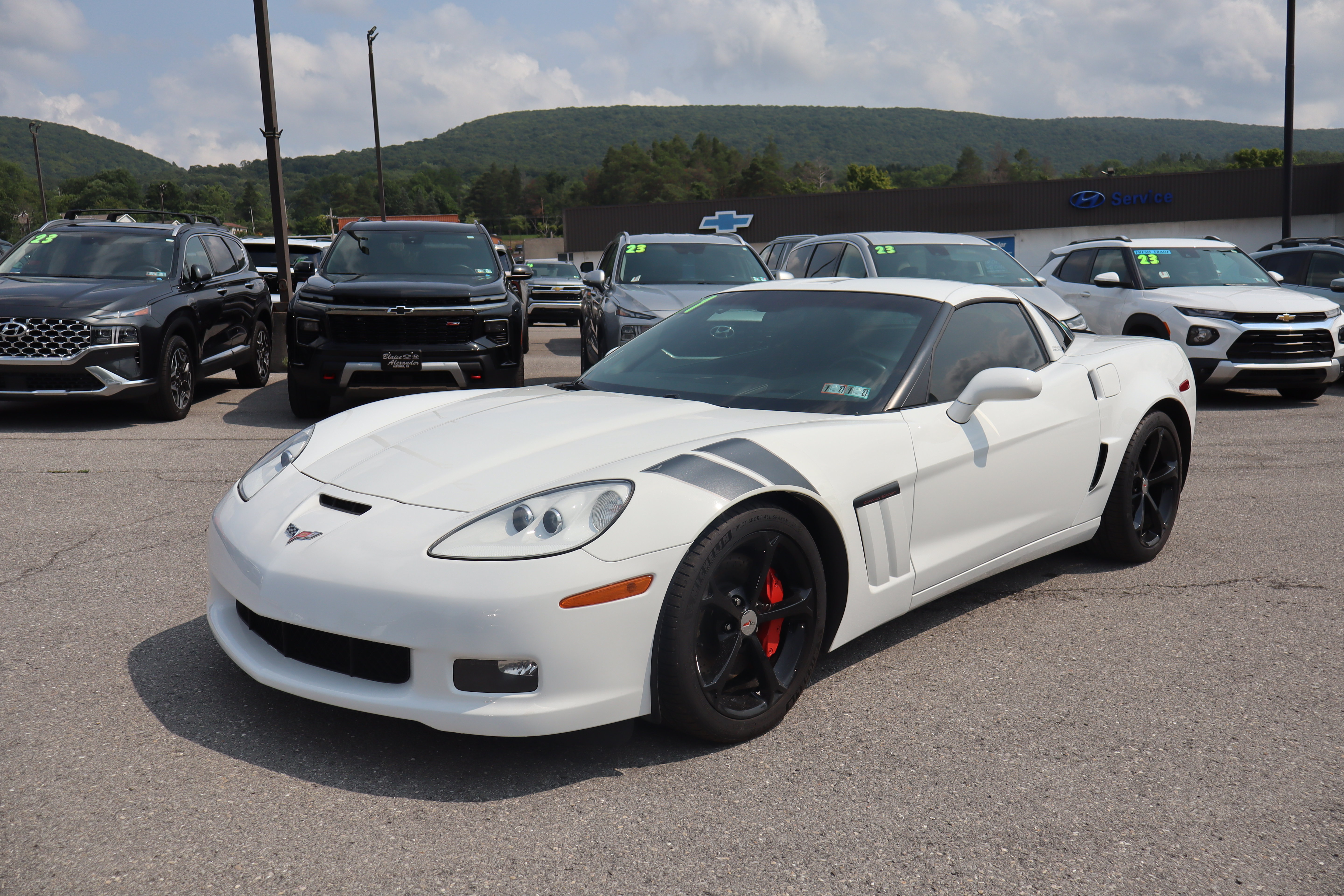 Used 2011 Chevrolet Corvette Grand Sport w/ Preferred Equipment Group RWD image 7