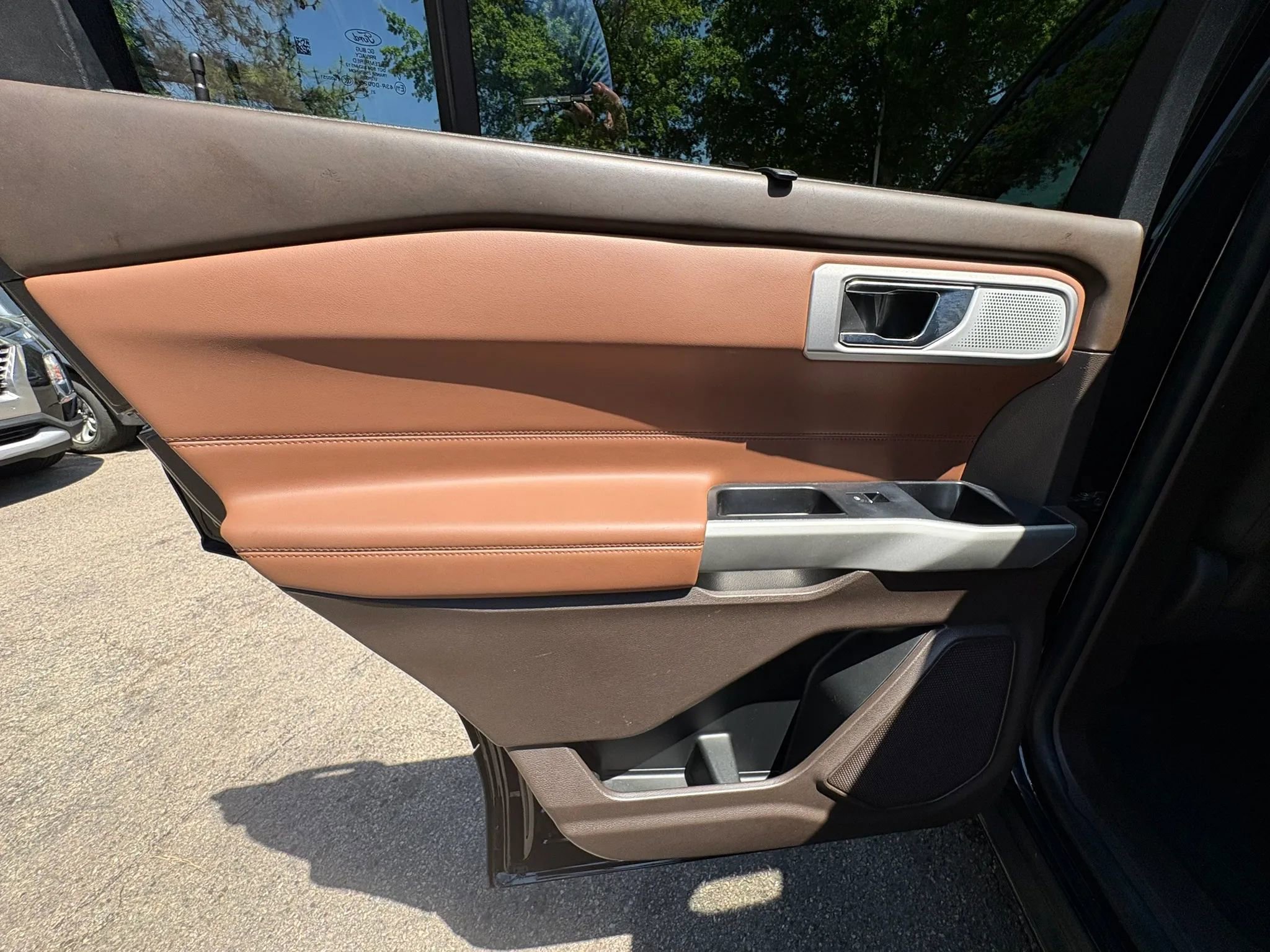 Used 2021 Ford Explorer King Ranch w/ Premium Technology Package AWD/4WD image 35