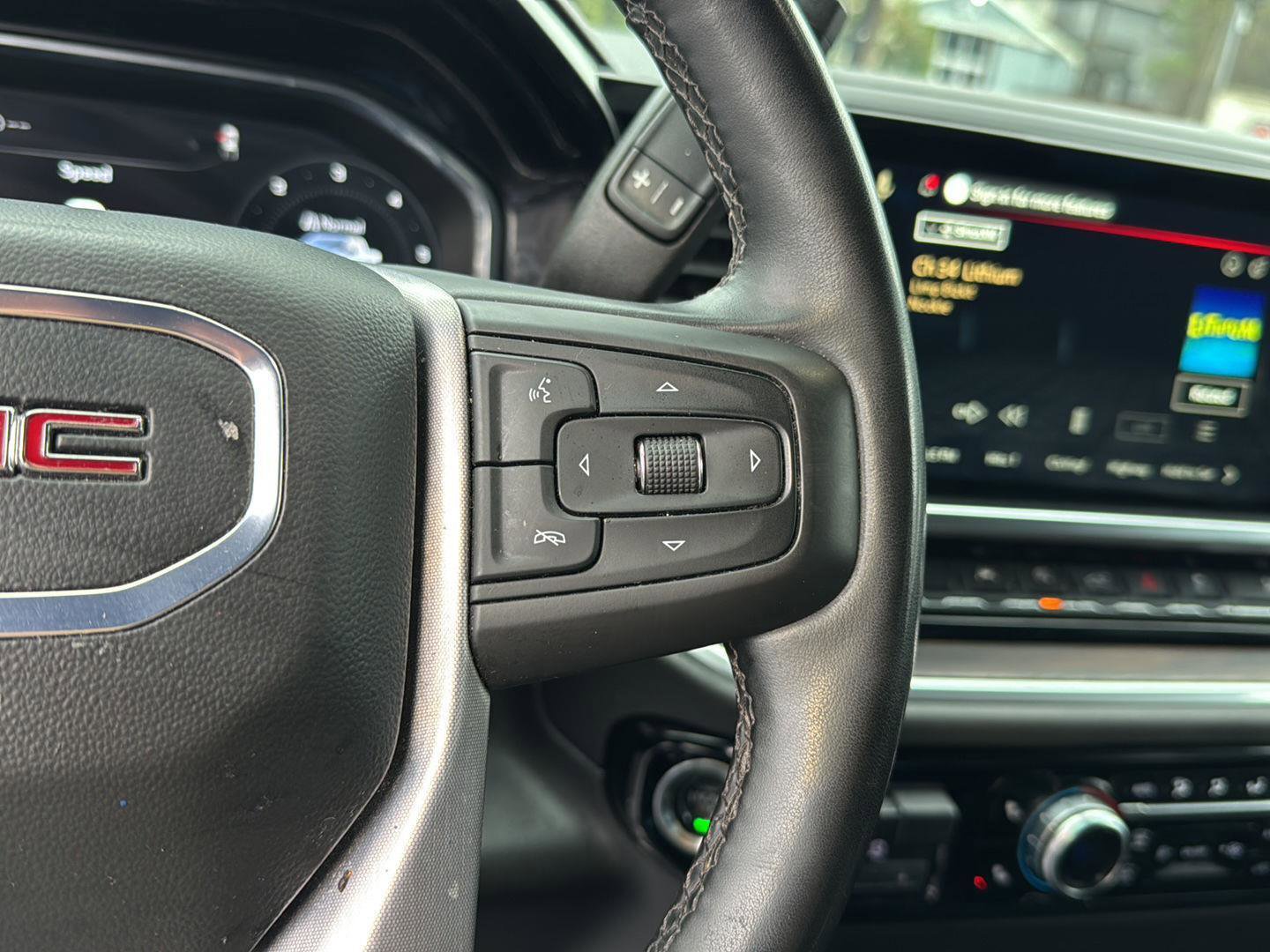 Used 2025 GMC Sierra 1500 SLT image 20