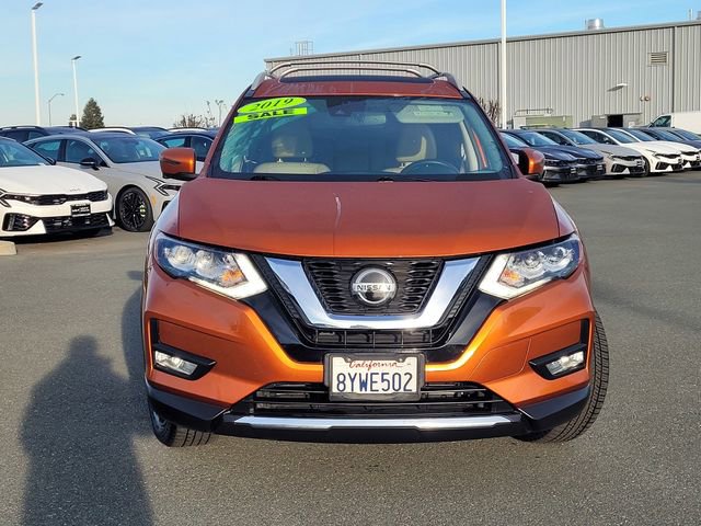 Used 2019 Nissan Rogue SL w/ Premium Package image 2