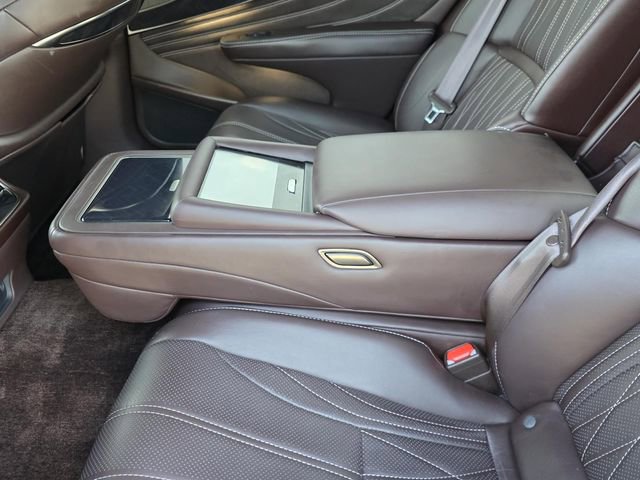 Used 2019 Lexus LS 500 w/ Luxury Package image 10