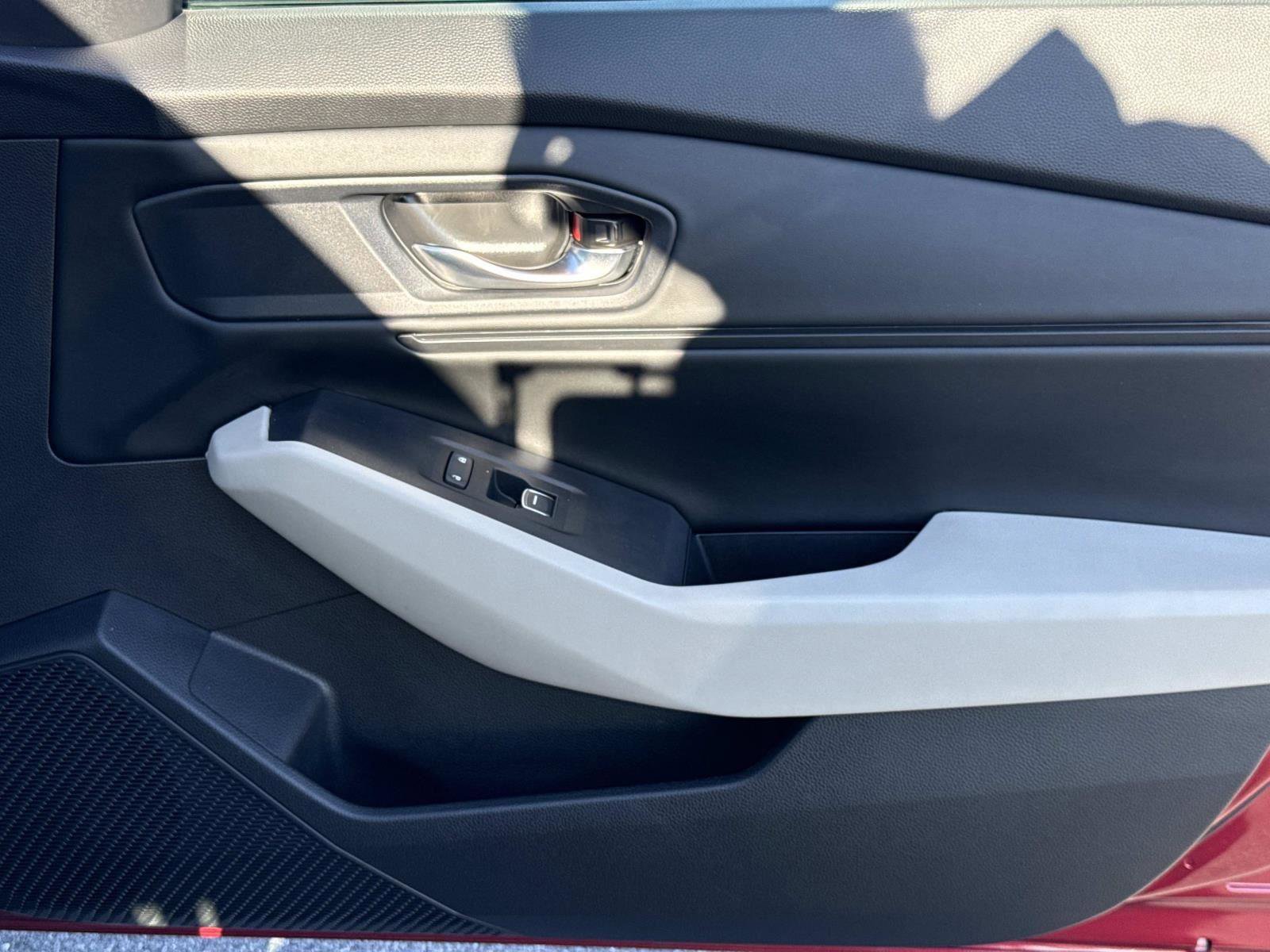 Used 2023 Honda Accord EX image 18