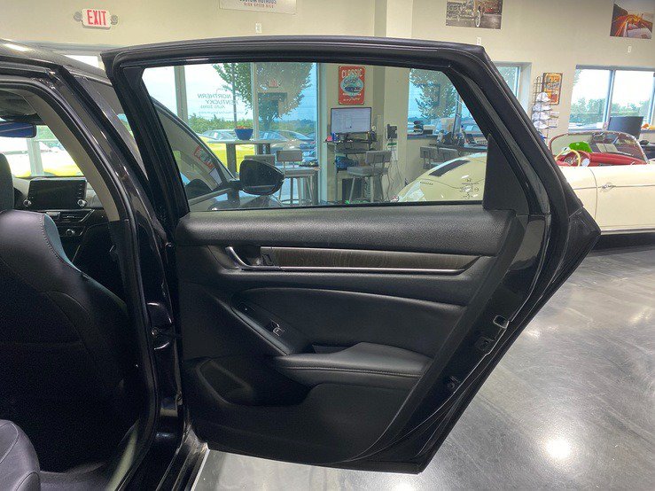 Used 2020 Honda Accord Touring image 17