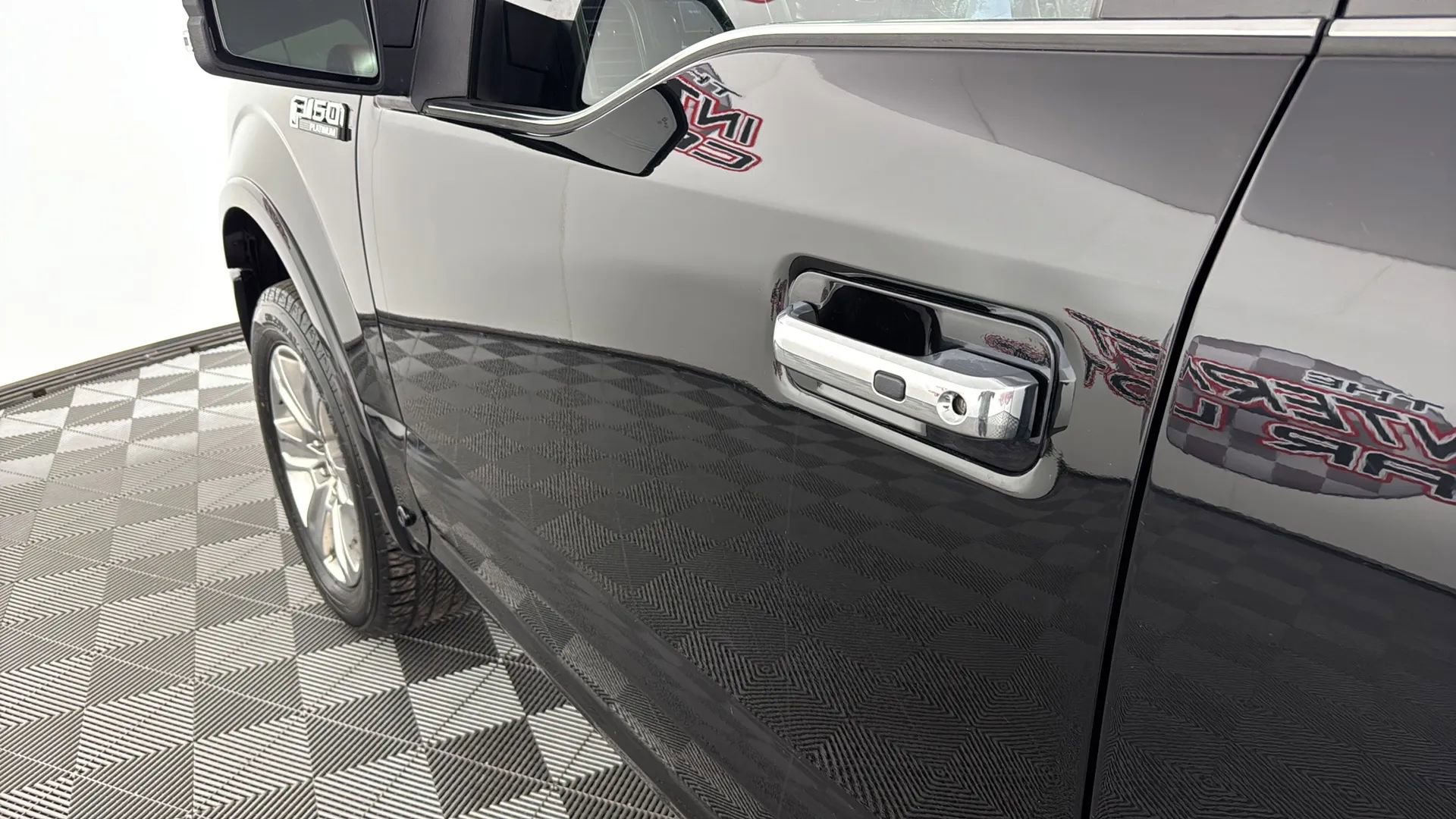 Used 2020 Ford F150 Platinum w/ Equipment Group 701A Luxury AWD/4WD image 28