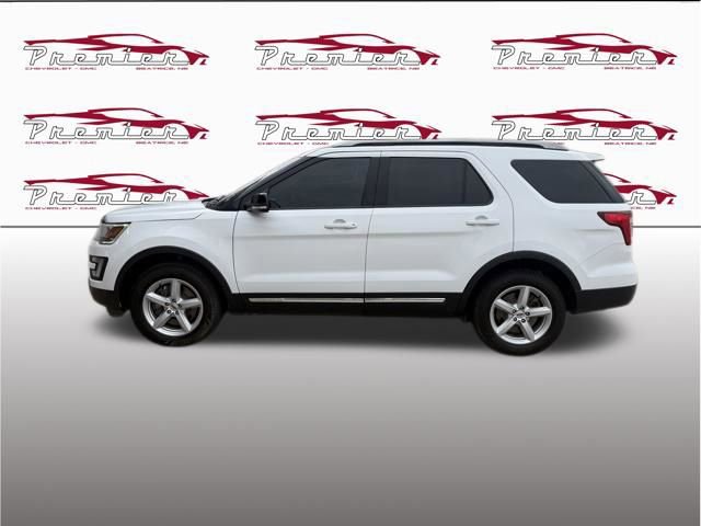 Used 2017 Ford Explorer XLT image 2