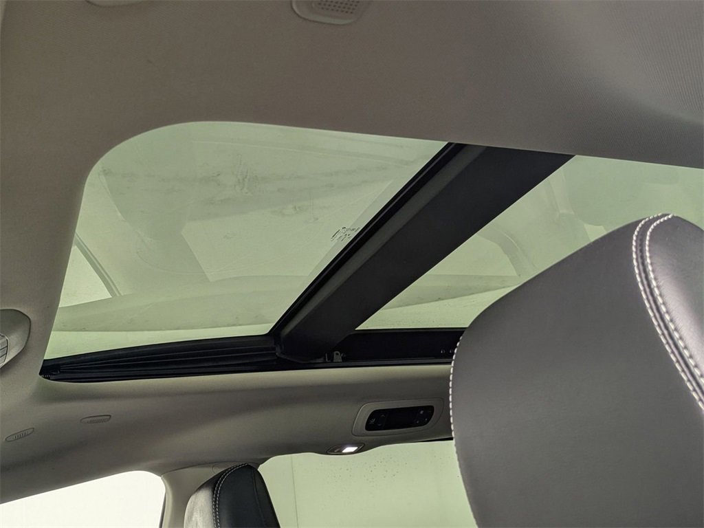 Certified 2022 Chrysler Pacifica Limited image 13