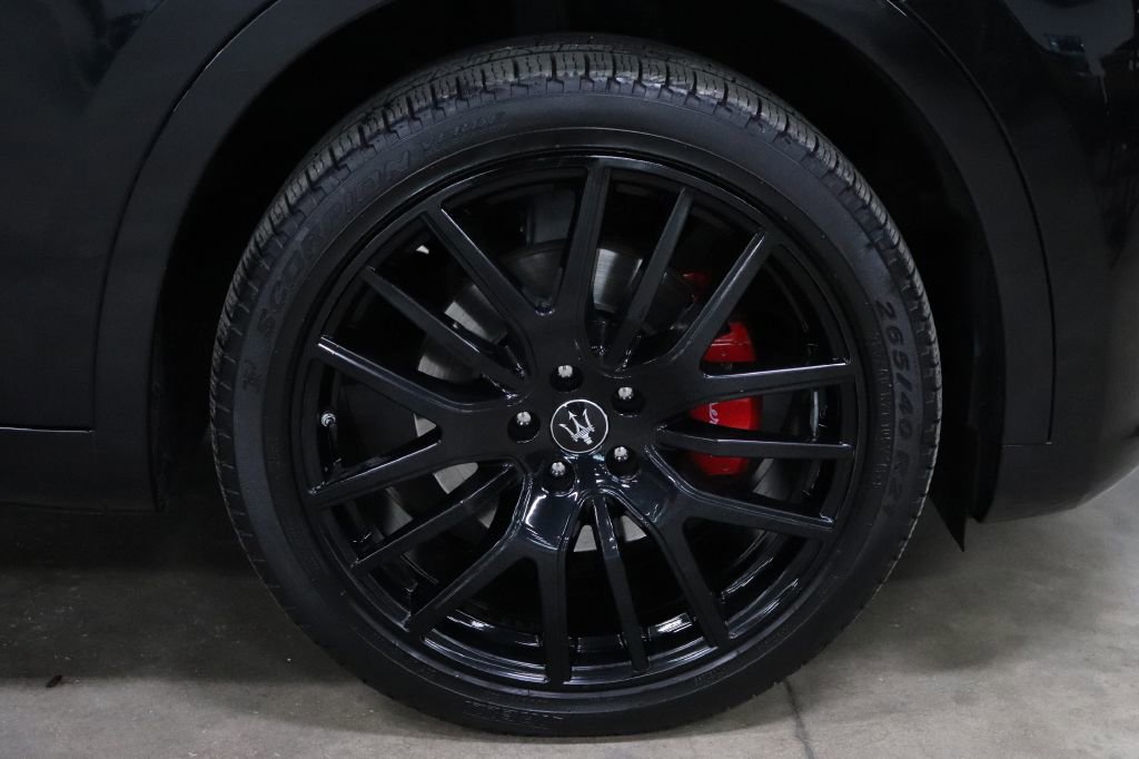 Used 2020 Maserati Levante GranSport image 40