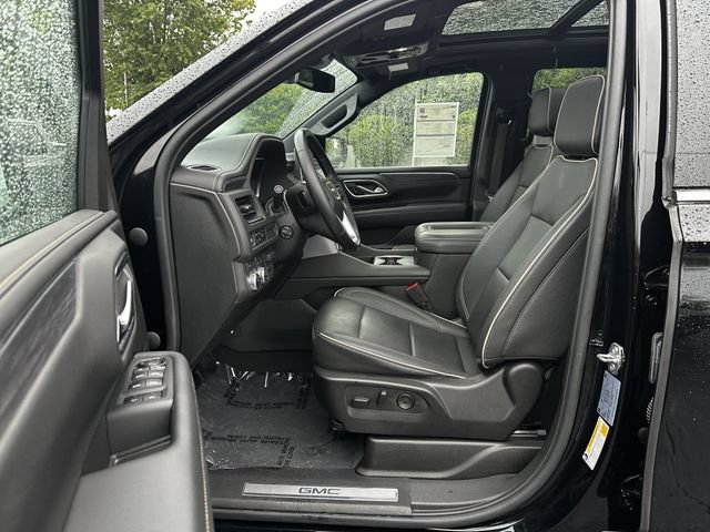 Used 2023 GMC Yukon SLT w/ SLT Premium Package AWD/4WD image 19