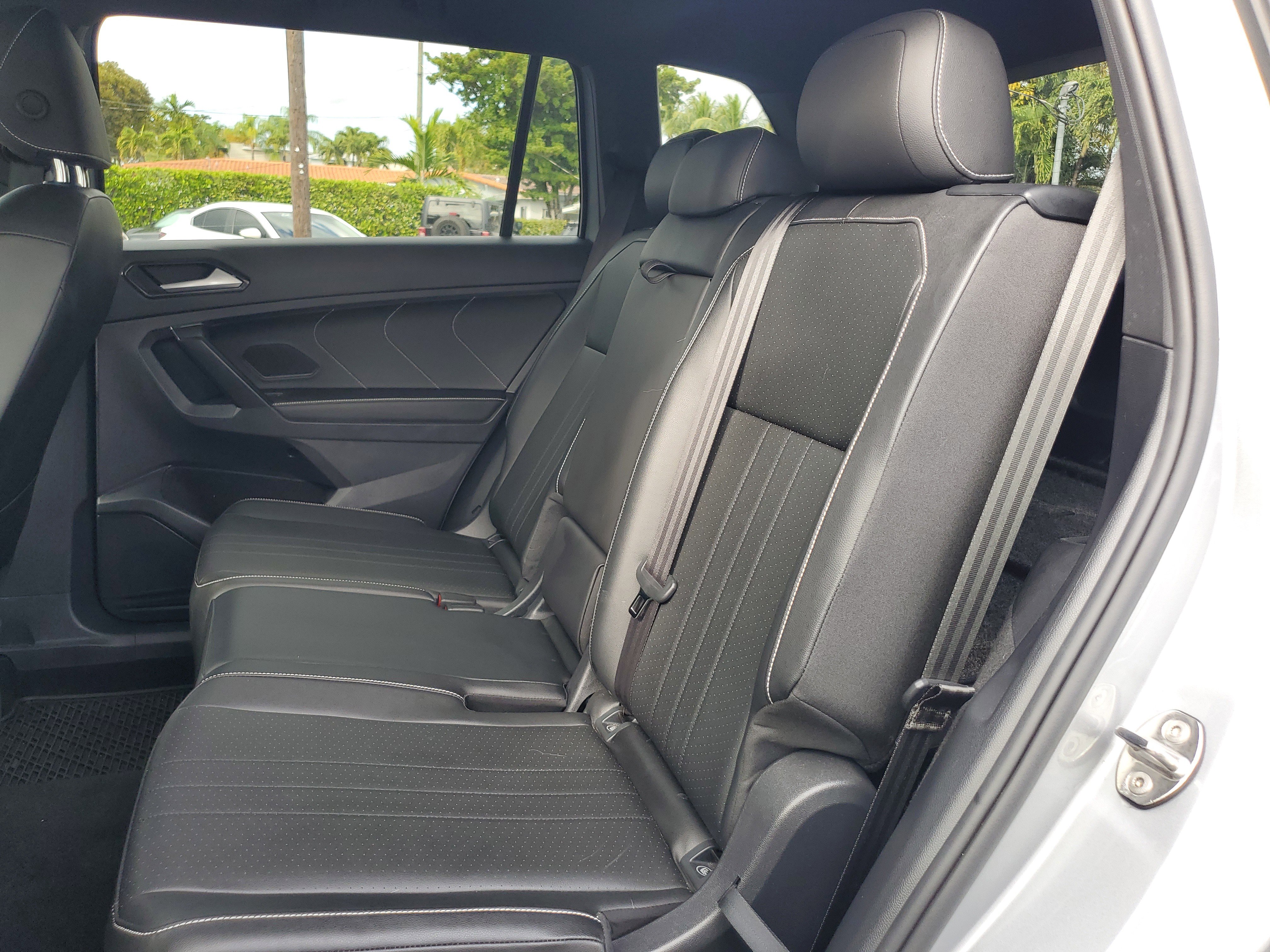 Used 2022 Volkswagen Tiguan SE R-Line FWD image 17