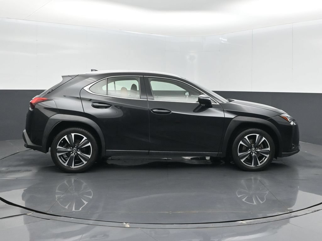 Used 2021 Lexus UX 200 w/ Accessory Package (Z2) FWD image 5
