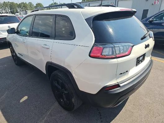 Used 2019 Jeep Cherokee Latitude Plus AWD/4WD image 6