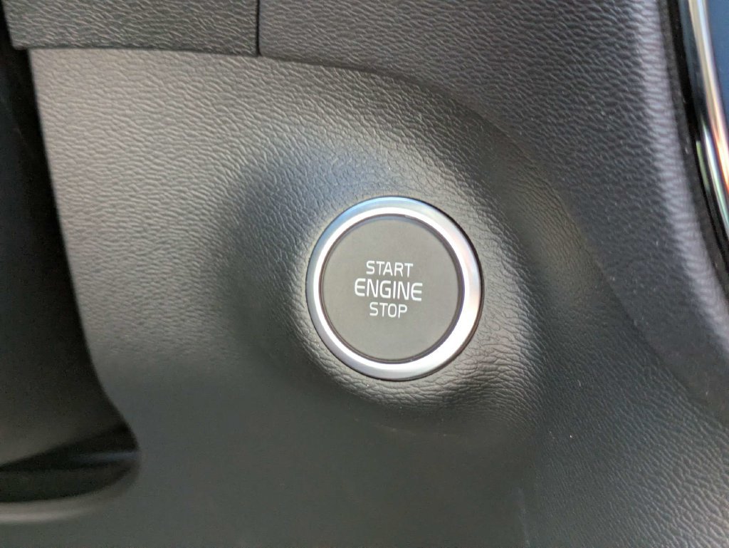New 2026 Volvo XC40 B5 Core AWD/4WD image 30