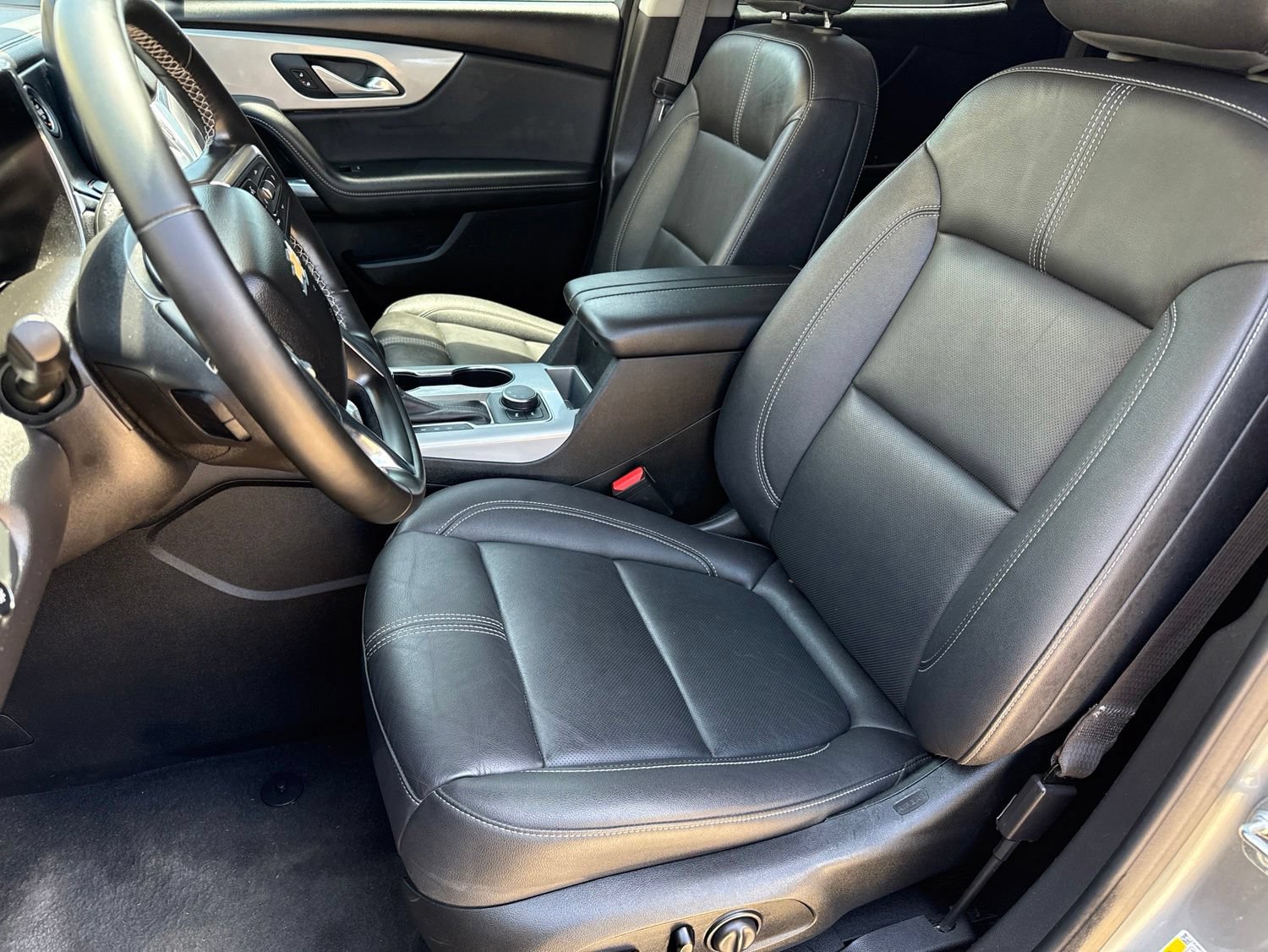 Used 2024 Chevrolet Blazer LT w/ LPO, Black Grille Bar Package FWD image 6