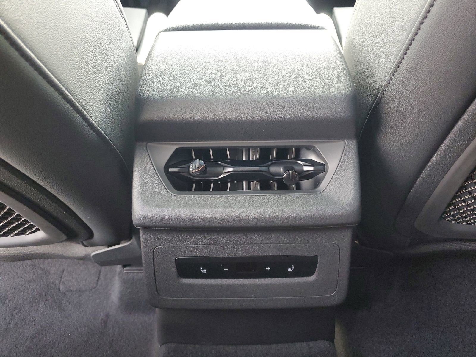 New 2025 Audi Q6 e-tron Premium Plus AWD/4WD image 13