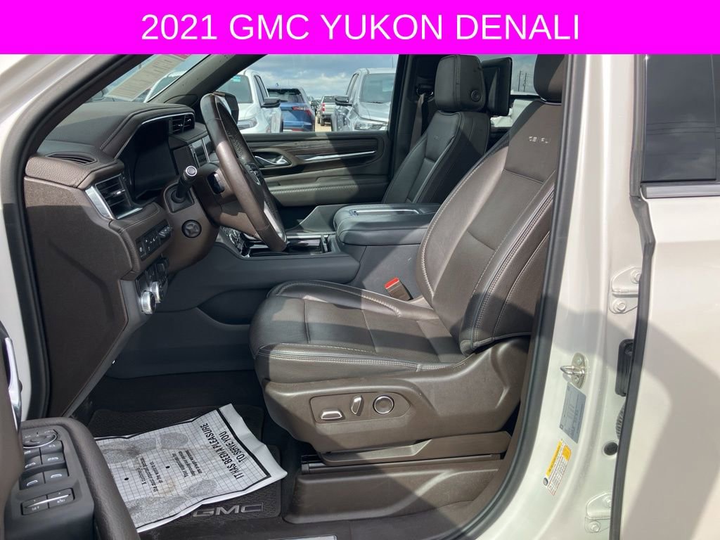 Used 2021 GMC Yukon Denali w/ Denali Premium Package image 24