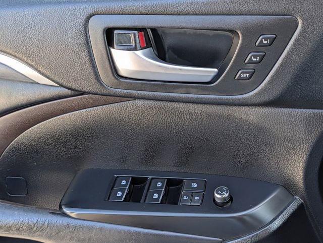 Used 2018 Toyota Highlander Limited Platinum image 25