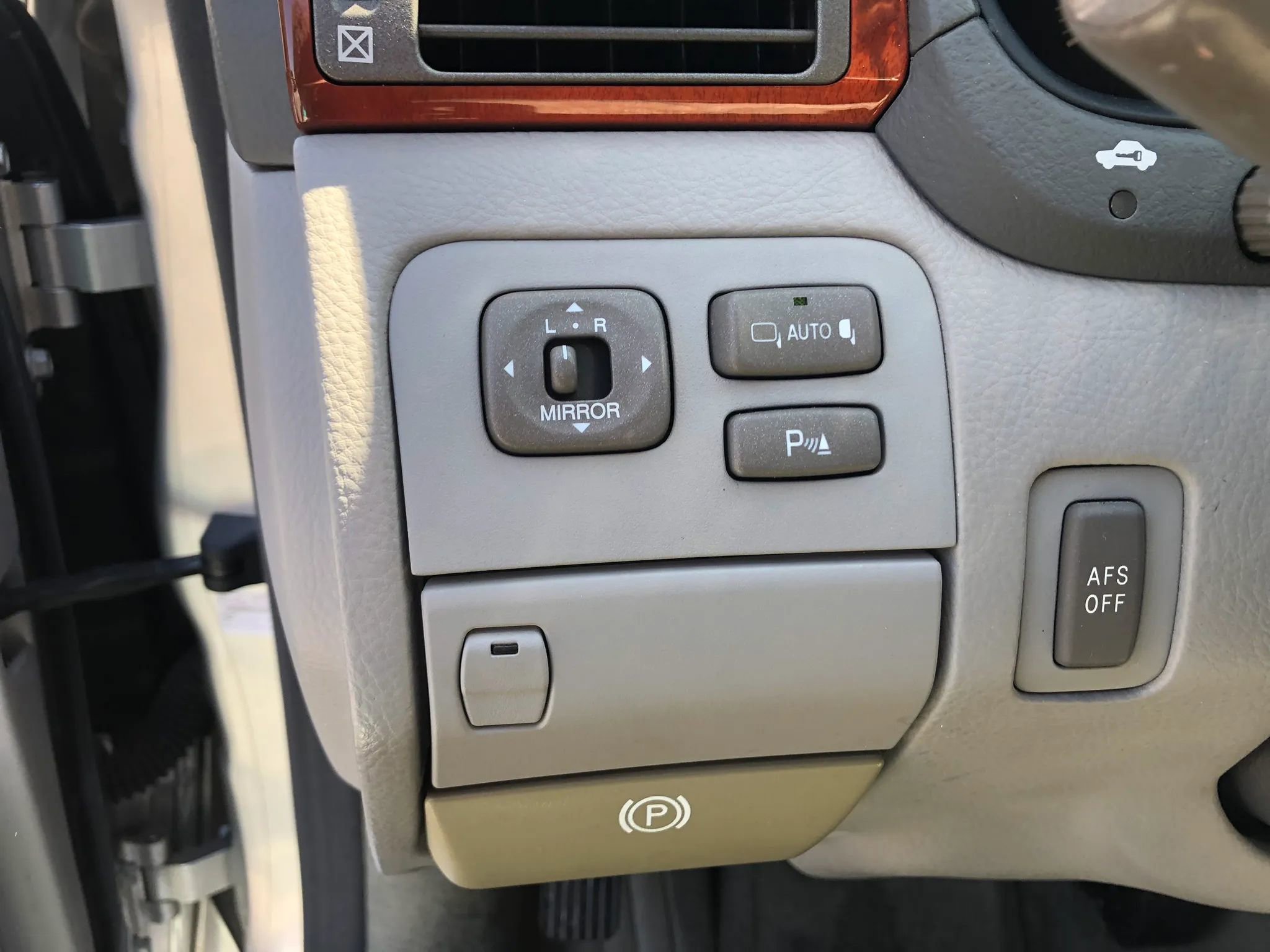 Used 2004 Lexus LS 430 image 24