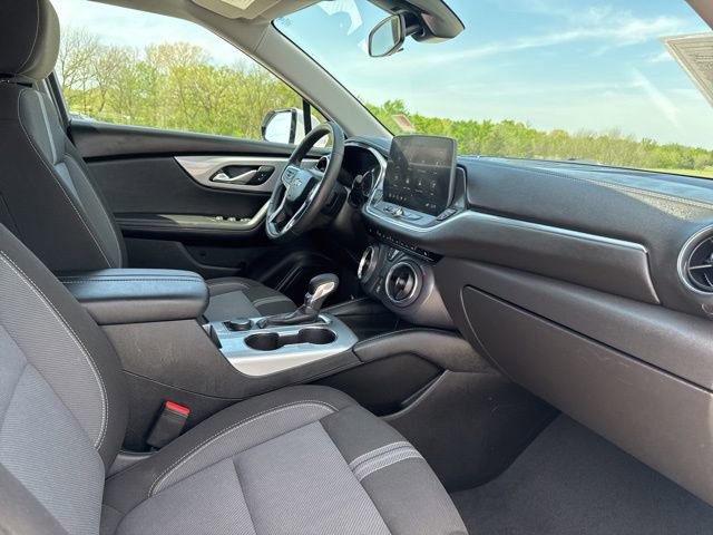 Used 2025 Chevrolet Blazer LT AWD/4WD image 17