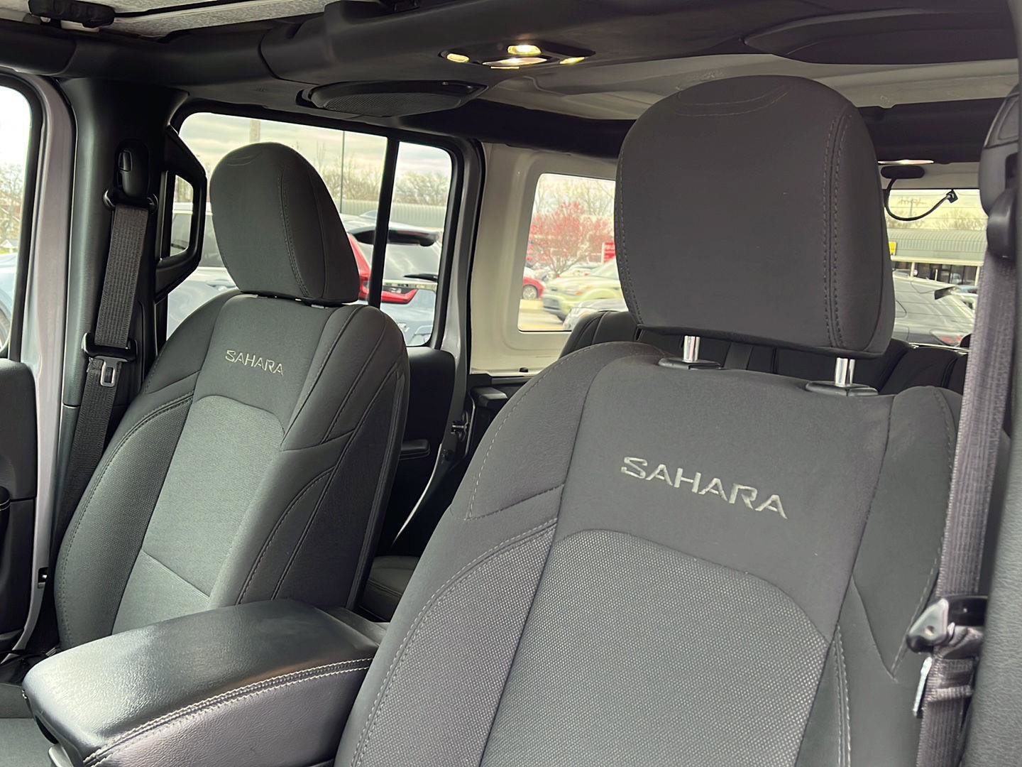 Used 2019 Jeep Wrangler Unlimited Sahara image 19