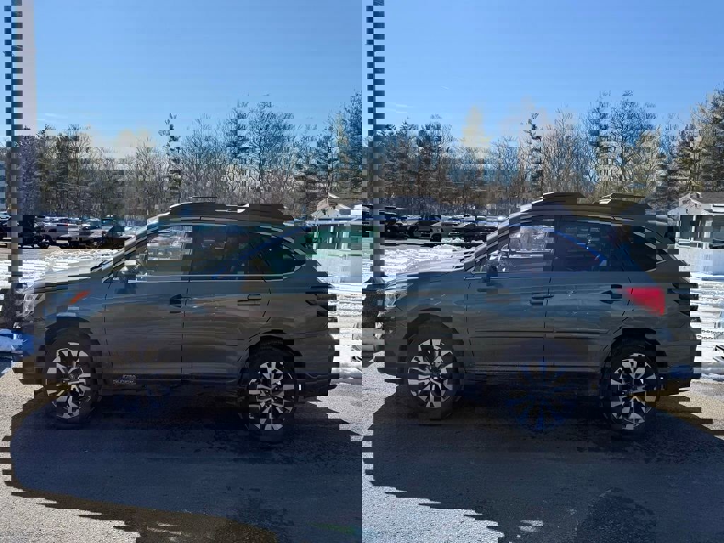 Used 2017 Subaru Outback 2.5i Limited image 13