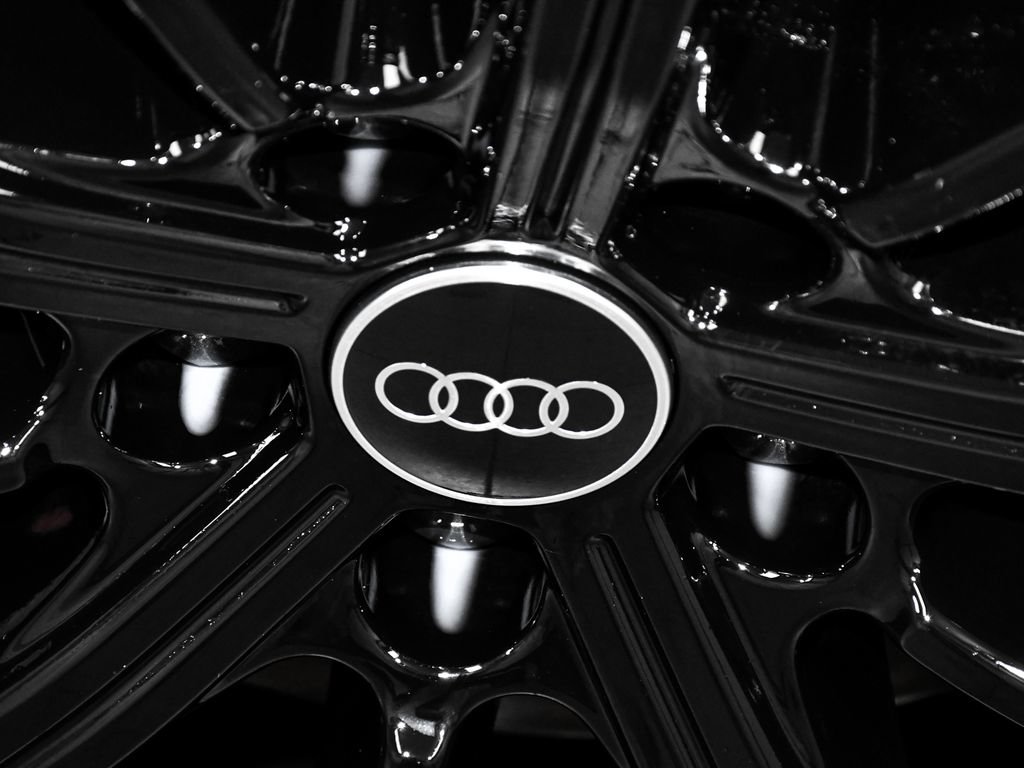 Used 2023 Audi S8 w/ S8 Executive Package AWD/4WD image 94