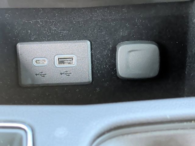 Certified 2023 Cadillac XT4 Luxury w/ Cold Weather Package image 6