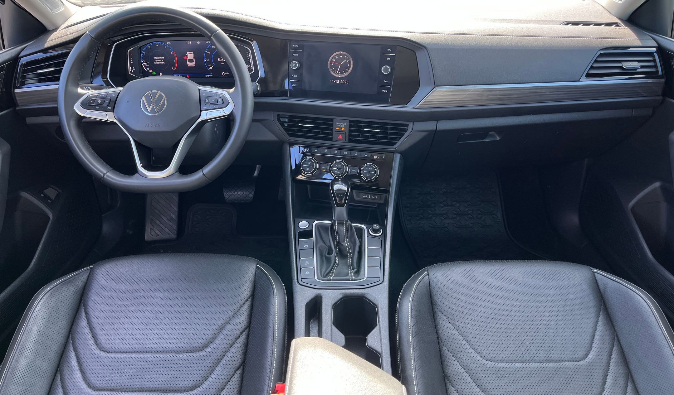 Used 2024 Volkswagen Jetta SEL image 20