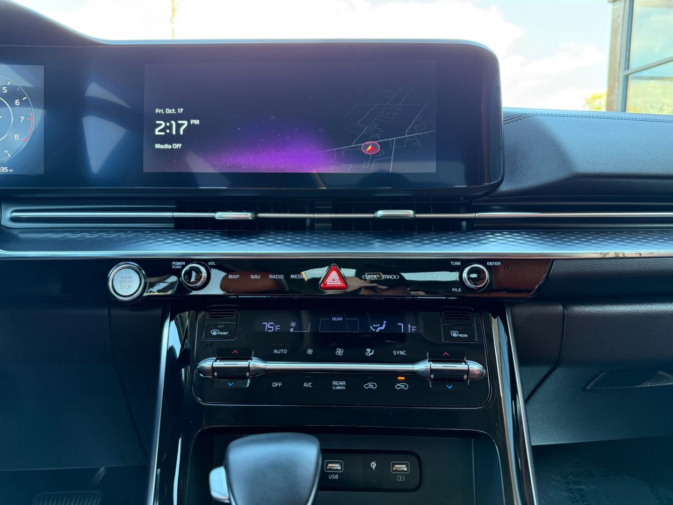 Used 2024 Kia Carnival SX Prestige image 14