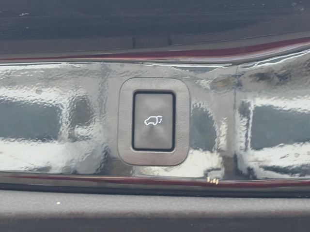 Used 2018 Toyota Highlander XLE w/ Protection Package #3 AWD/4WD image 43