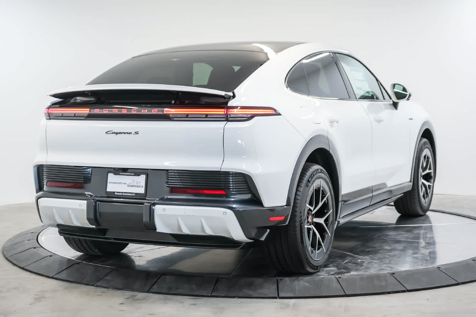 New 2026 Porsche Cayenne S AWD/4WD image 9