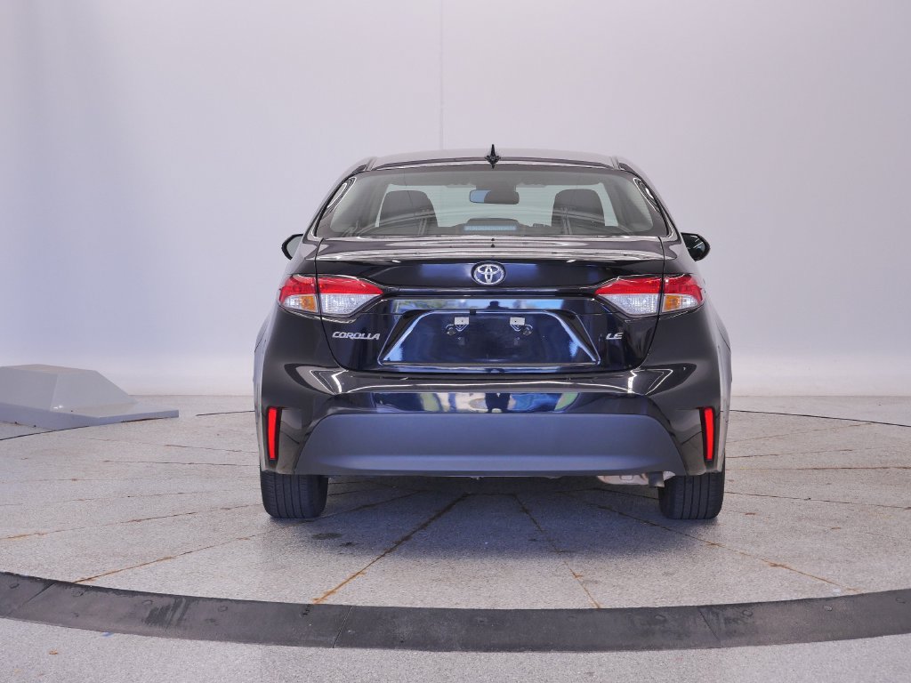 Used 2025 Toyota Corolla LE FWD image 4