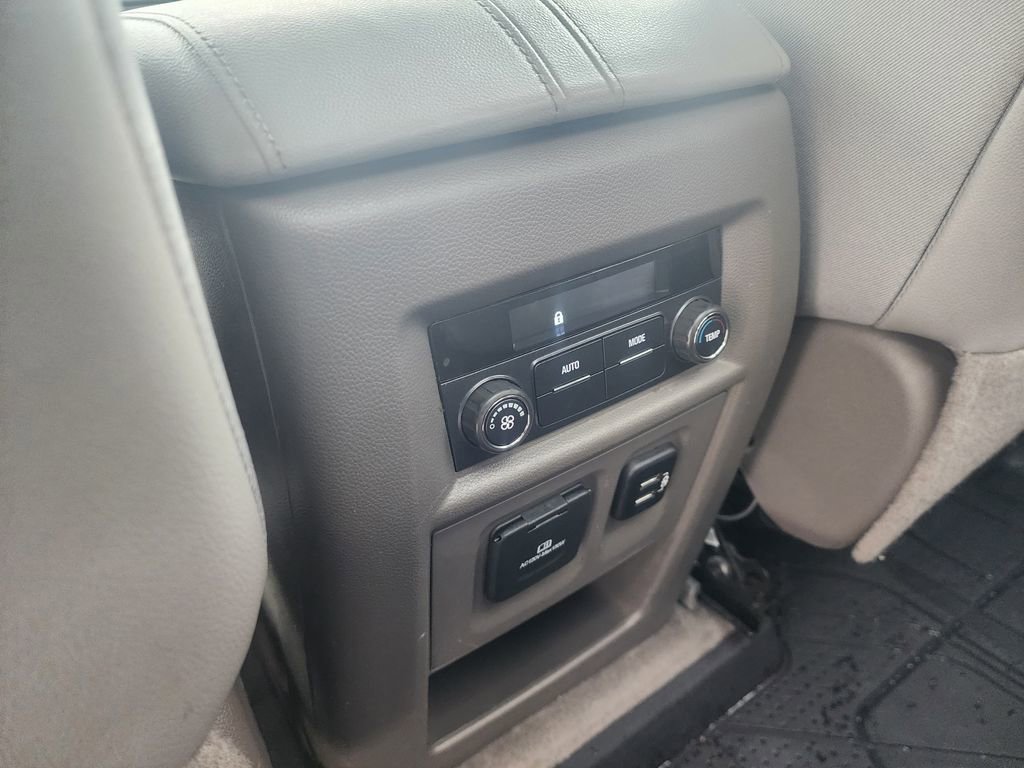 Used 2018 Chevrolet Traverse LT w/ LPO, Floor Liner Package image 17