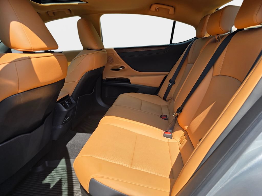 Certified 2025 Lexus ES 300h w/ Premium Package FWD image 13