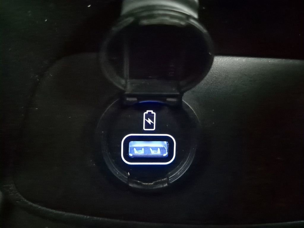 Used 2019 Hyundai Santa Fe SE image 16