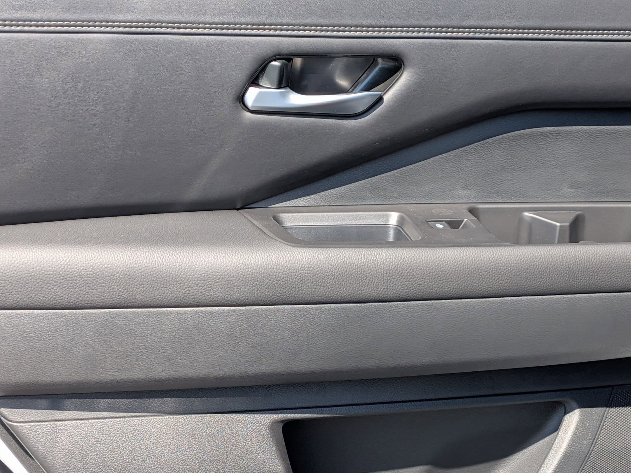 New 2026 Nissan Pathfinder Platinum FWD image 25