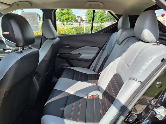 Used 2022 Nissan Kicks SR w/ Premium Package FWD image 18