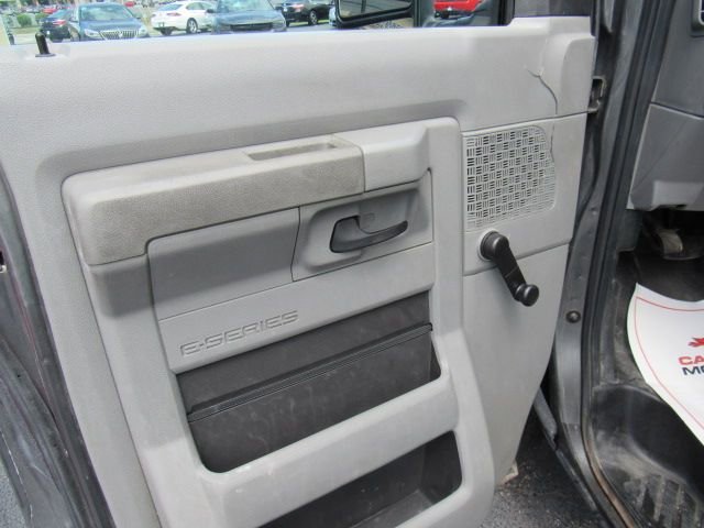 Used 2013 Ford E-150 and Econoline 150 w/ Exterior Upgrade Pkg image 17