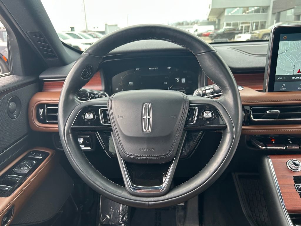 Used 2023 Lincoln Aviator Reserve w/ Equipment Group 201A image 10